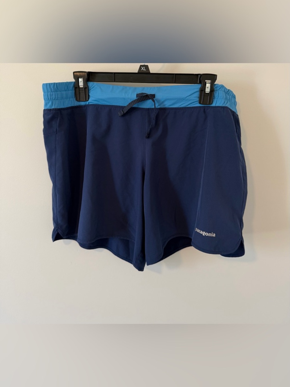 Patagonia Women’s Nine Trails Shorts 6” Blue Lined Size Large